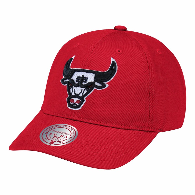 Chicago Bulls Team Ground Strapback Dad Hat, Red, One Size